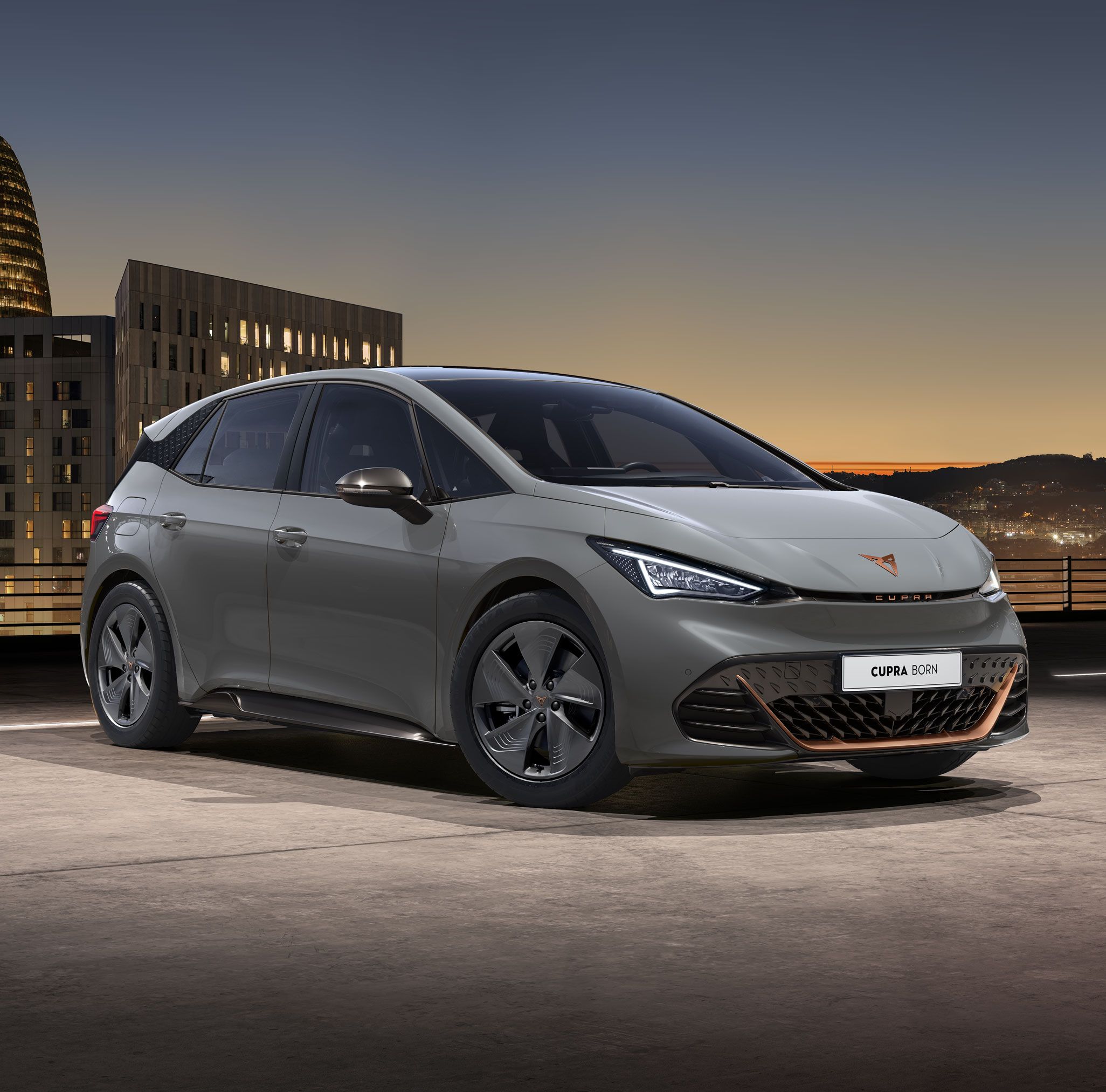CUPRA Born in grau