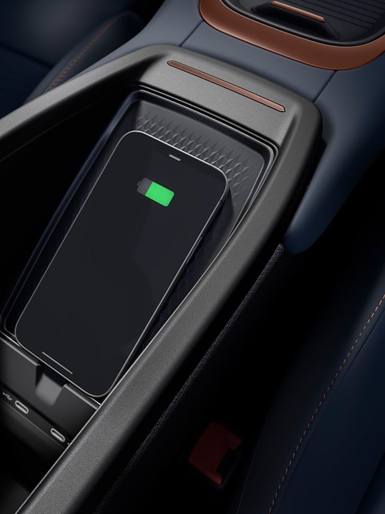Smartphone mit kabellosem Ladegerät von CUPRA Born verbinden