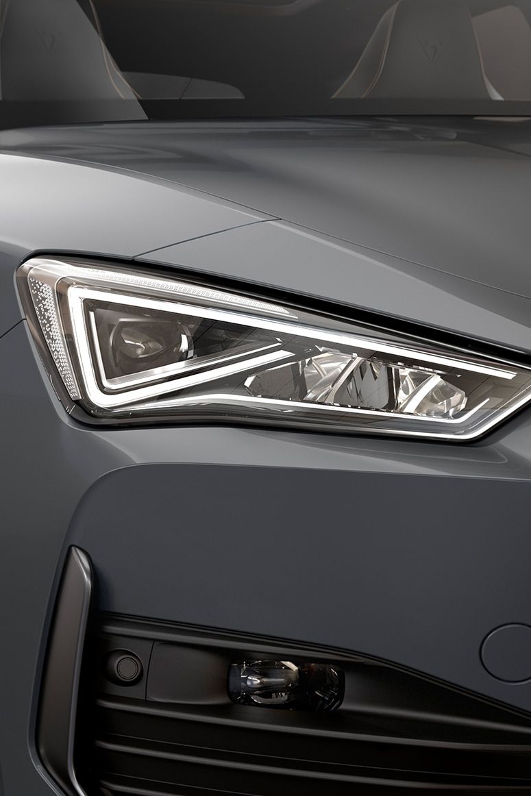 Detailaufnahme Scheinwerfer CUPRA Leon